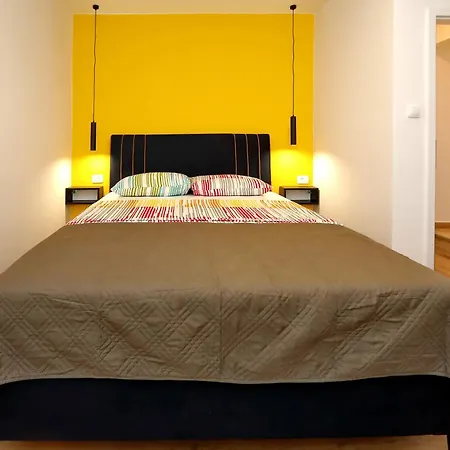 Luxury Gino *