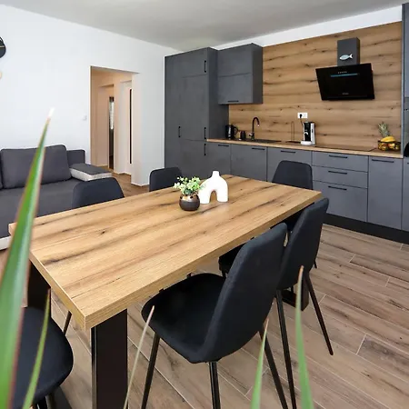 Luxury Gino Apartamento *