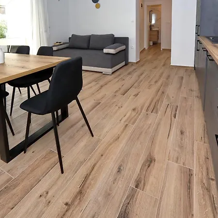 Luxury Gino * 比比涅